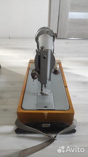 Швейная ручная машина