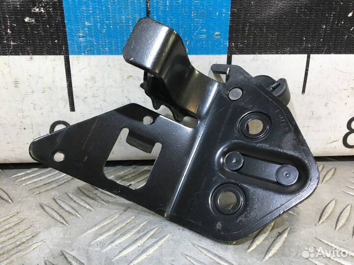 Б/У Ответная часть замка багажника#001
