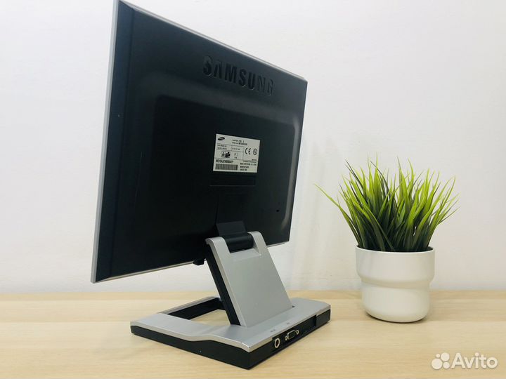 Монитор SyncMaster 152S