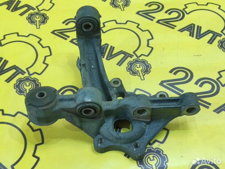 Цапфа (поворотный кулак) задняя левая Toyota