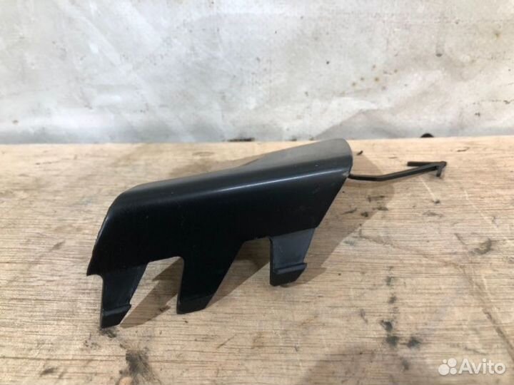 Заглушка буксировочного крюка передняя Лада Веста