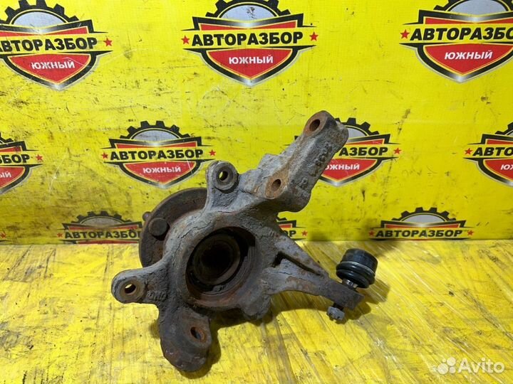 Кулак поворотный передний правый Nissan Almera N15