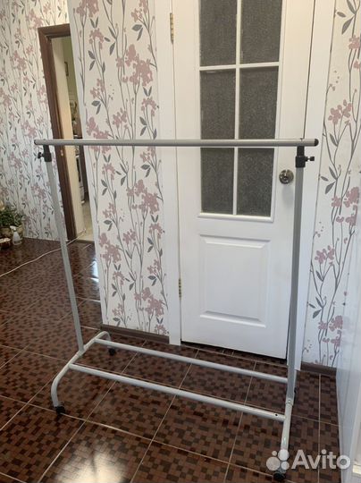 Вешалка напольная