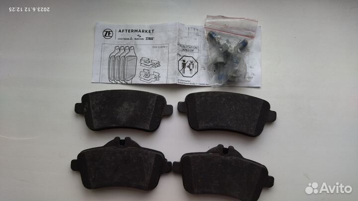 Тормозные колодки TRW (задние) на Mercedes-Benz