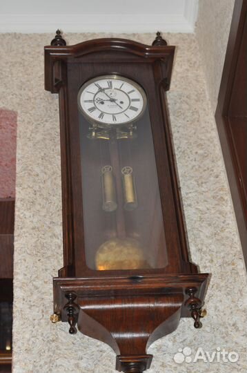 Старинные жильные настенные часы W. Gabus Geneva