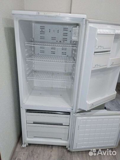 Холодильник Бирюса