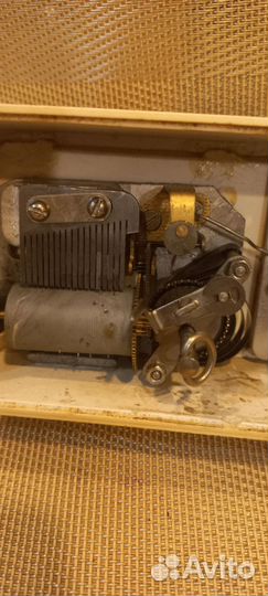 Часы будильник Наири с мелодией