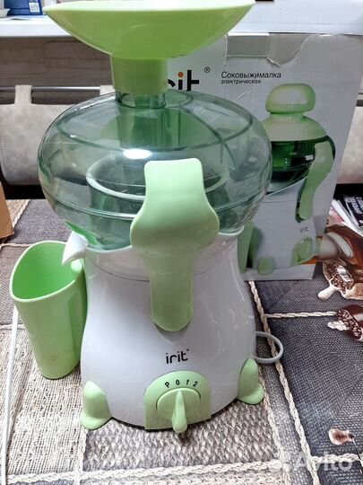Электрическая соковыжималка irit IR-5008