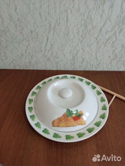 Блюдо с крышкой (блинница)