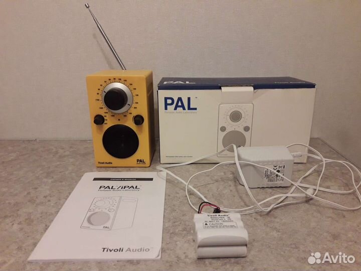 Радиоприемник аналоговый Tivoli Audio PAL