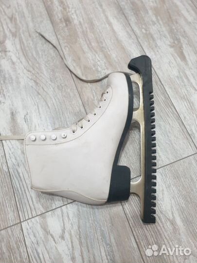 Коньки хоккейные детские 39 размер