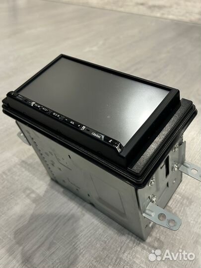 Магнитола Clarion NXR16