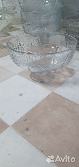 Фруктовница на ножке стекло