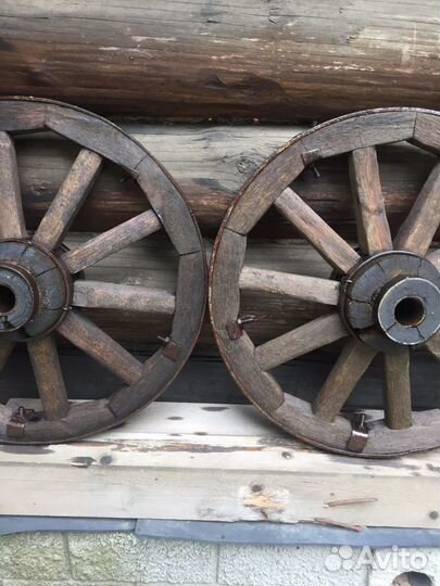 Колеса дубовые старые