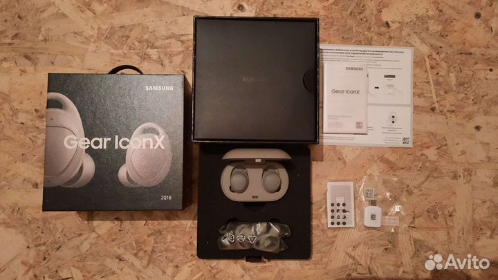 Беспроводные наушники samsung gear iconx