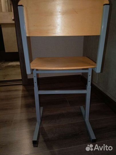 Стул ученический регулируемый