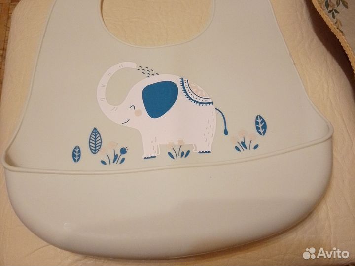 Нагрудник силиконовый, фартук для кормления