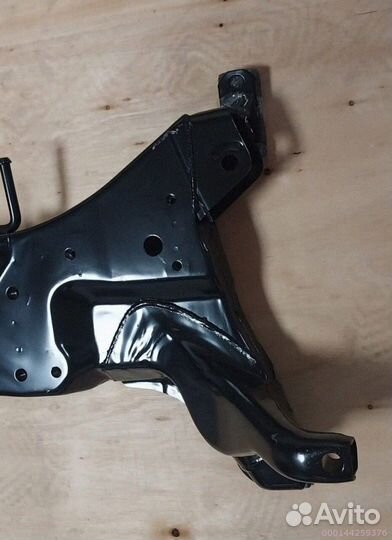 MR510285 Подрамник Mitsubishi Lancer 9 (Арт.27015)