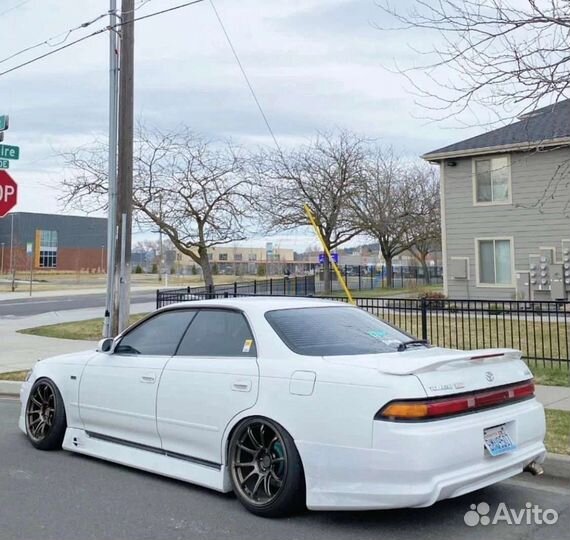 Задний бампер toyota mark 2 90