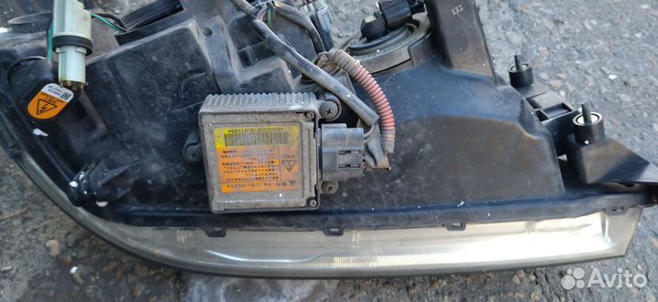 Nissan Presage фары