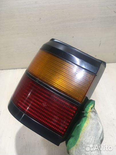 Фонарь задний левый наружный VW Passat B3