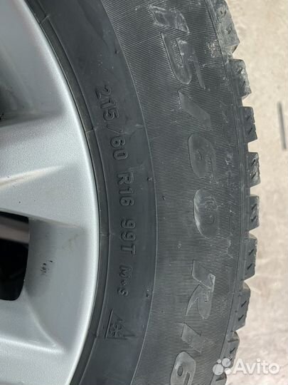 Pirelli Ice Zero 215/60 R16 99T