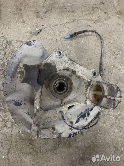 Кулак поворотный передний левый BMW 5 E60