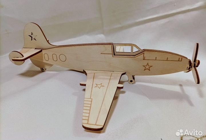 Игрушка модель самолёт Як, сувенир в подарок