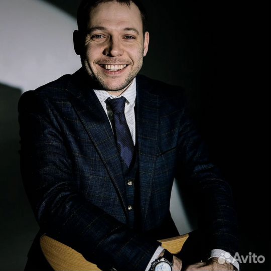 Ведущий мероприятий и диджей с оборудованием