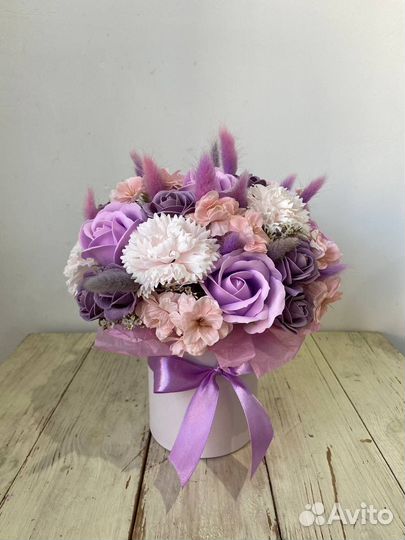 Композиция из мыльных цветов