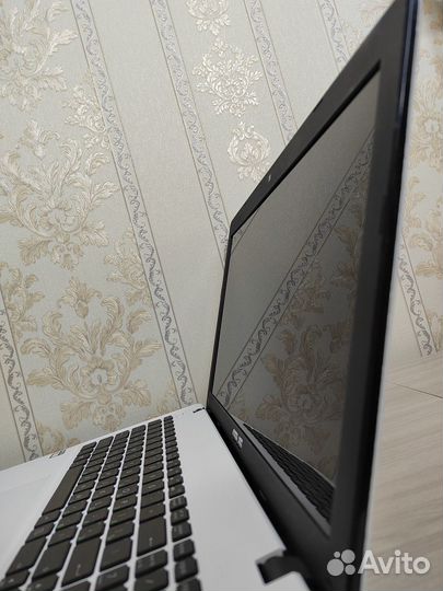 Ноутбук Asus 15.6