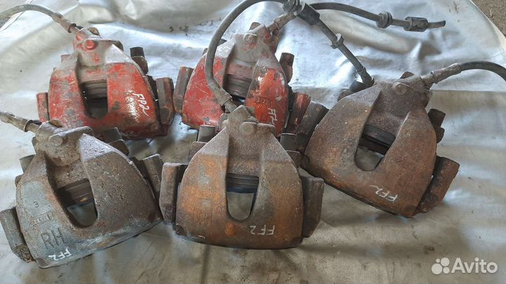 Передний суппорт Ford Focus 2