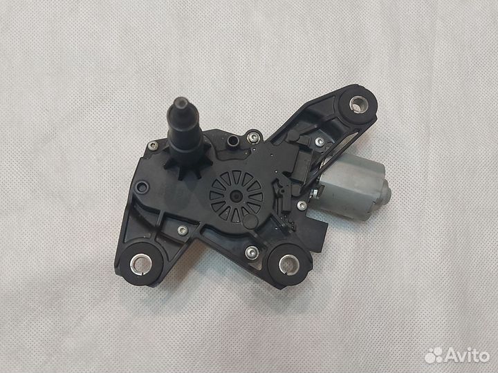 Моторчик стеклоочистителя 287109757R LADA Vesta