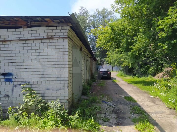 Гараж, > 30 м²