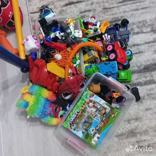 Детские игрушки: машинки, солдатики, конструктор