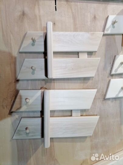 Вешалка с полкой