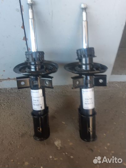 Продаю амортизаторы mercedes GLK