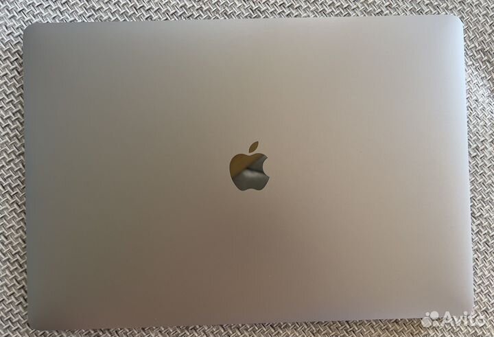 Apple macbook pro a1707 i7 16/512