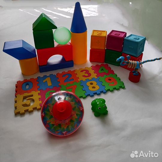 Развивающие игрушки пакетом