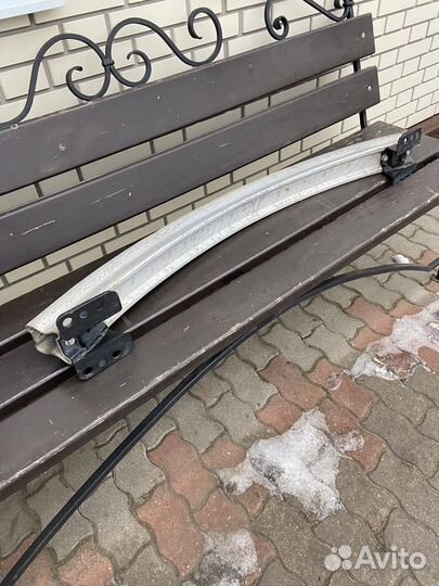 Усилитель заднего бампера Audi k7 Ауди ку7