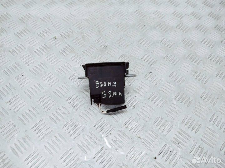 Замок багажника Volkswagen Golf Plus 2009