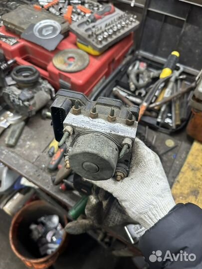 Блок ABS Peugeot 107