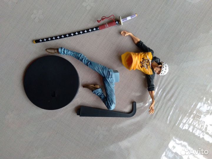 Фигурка аниме one piece trafalgar law