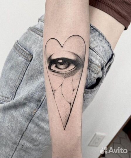 Модель на тату