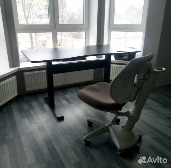 Компьютерный стол пневмо - регулируемый по высоте