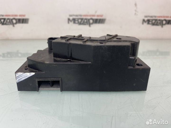 Замок заднего стекла Mercedes W447 V