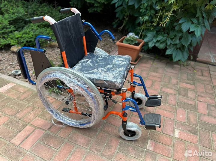 Кресло коляска для инвалидов комнатная