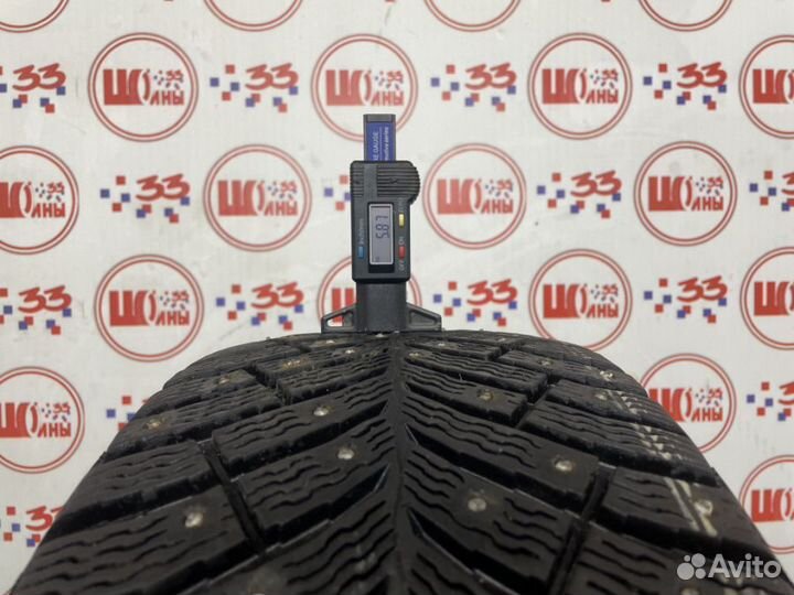 Michelin X-Ice North 4 215/55 R16