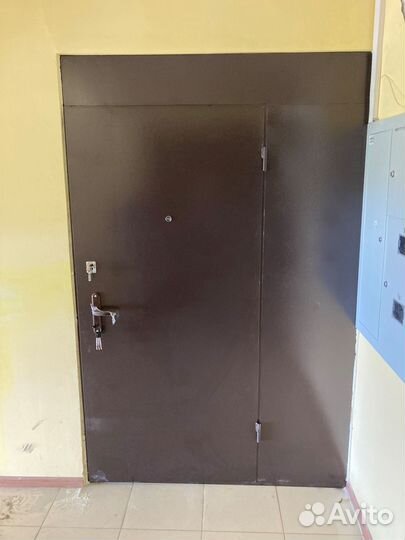 Дверь в тамбур