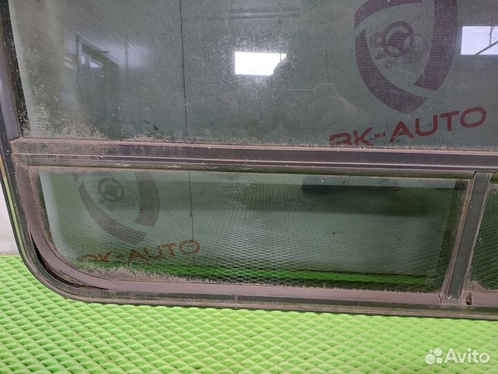 Стекло заднее боковое GMC Vandura 91г
